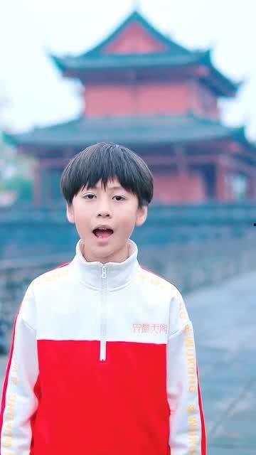 网红男唱小可爱,网红男唱响青春旋律