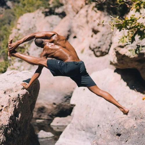 男人生活照裸体,男性生活照中的自我呈现与情感流露